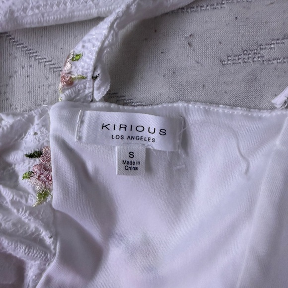 Floral Eyelet Square-Neck Crop Top in White with Pink Blooms And Open Back - Picture 3 of 3